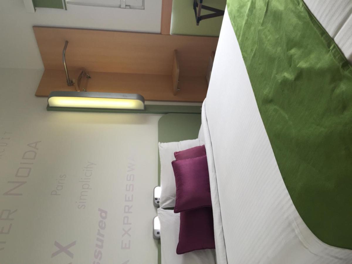 Hotel Caspia Pro Greater Noida Bagian luar foto