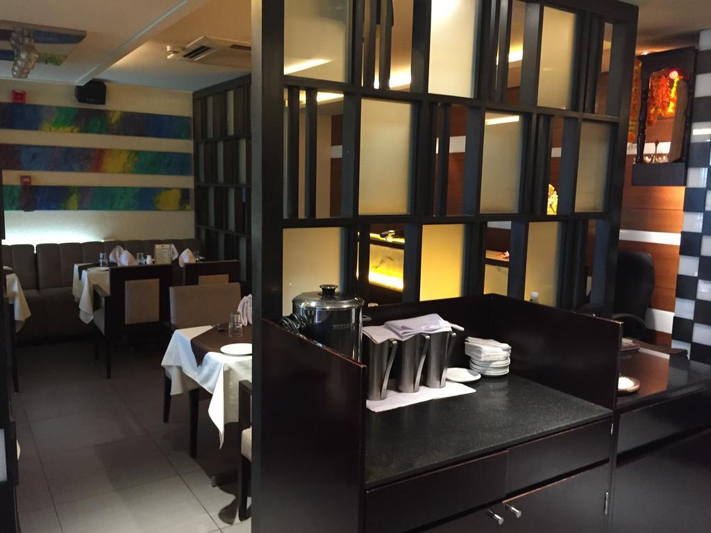 Hotel Caspia Pro Greater Noida Bagian luar foto