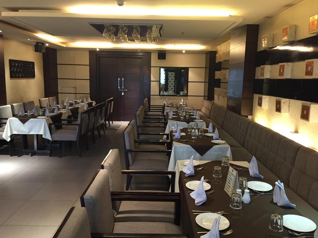 Hotel Caspia Pro Greater Noida Bagian luar foto