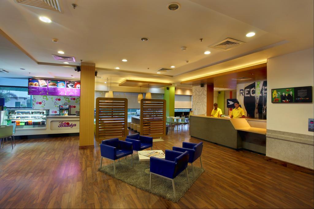 Hotel Caspia Pro Greater Noida Bagian luar foto