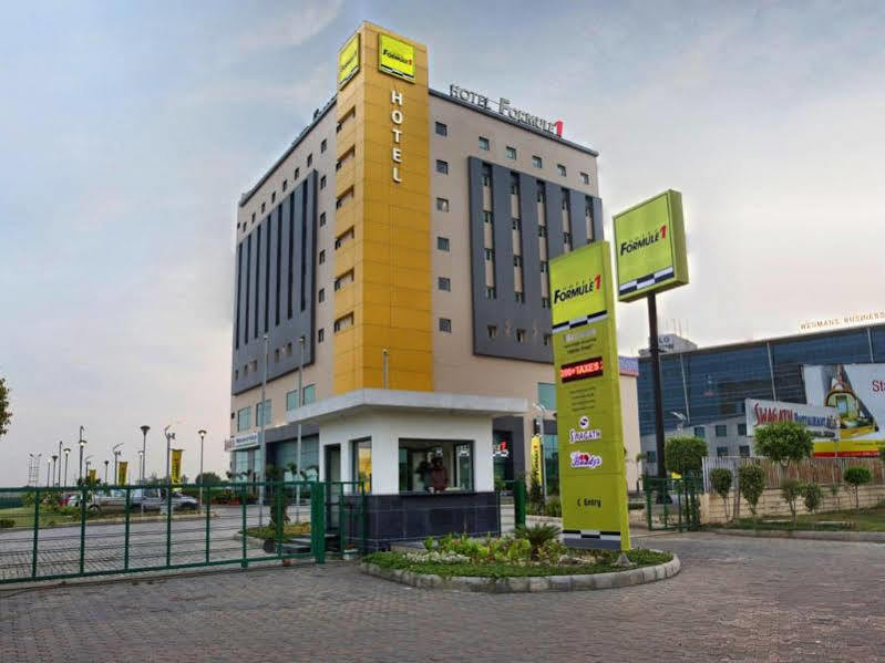 Hotel Caspia Pro Greater Noida Bagian luar foto