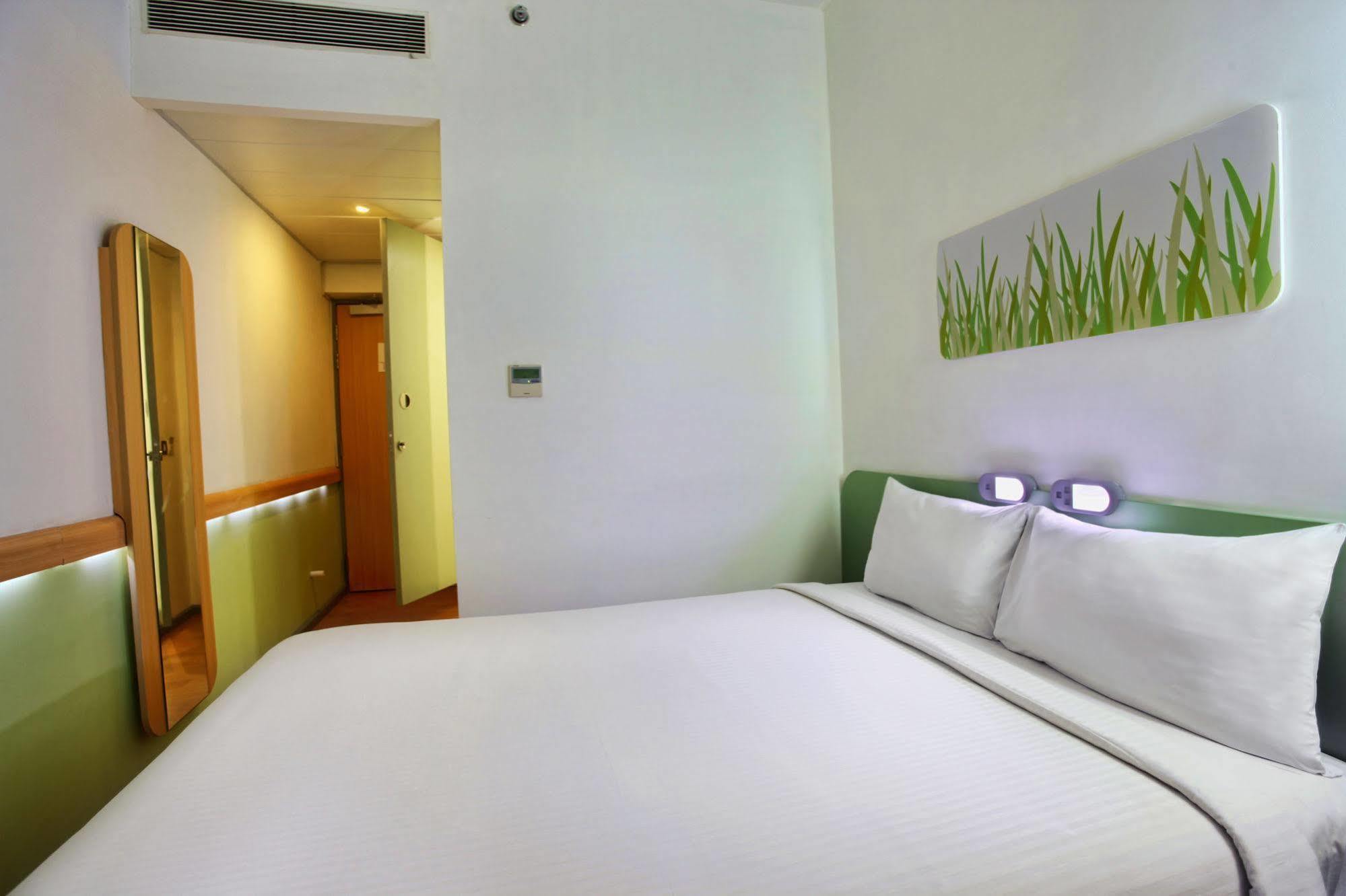 Hotel Caspia Pro Greater Noida Bagian luar foto